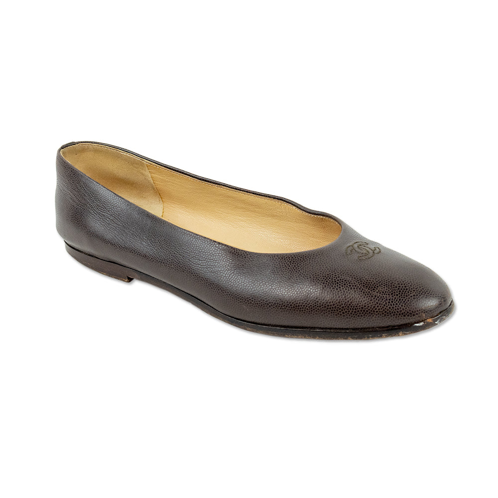 Chanel Vintage Brown Pebbled Leather Interlocking CC Logo Flats