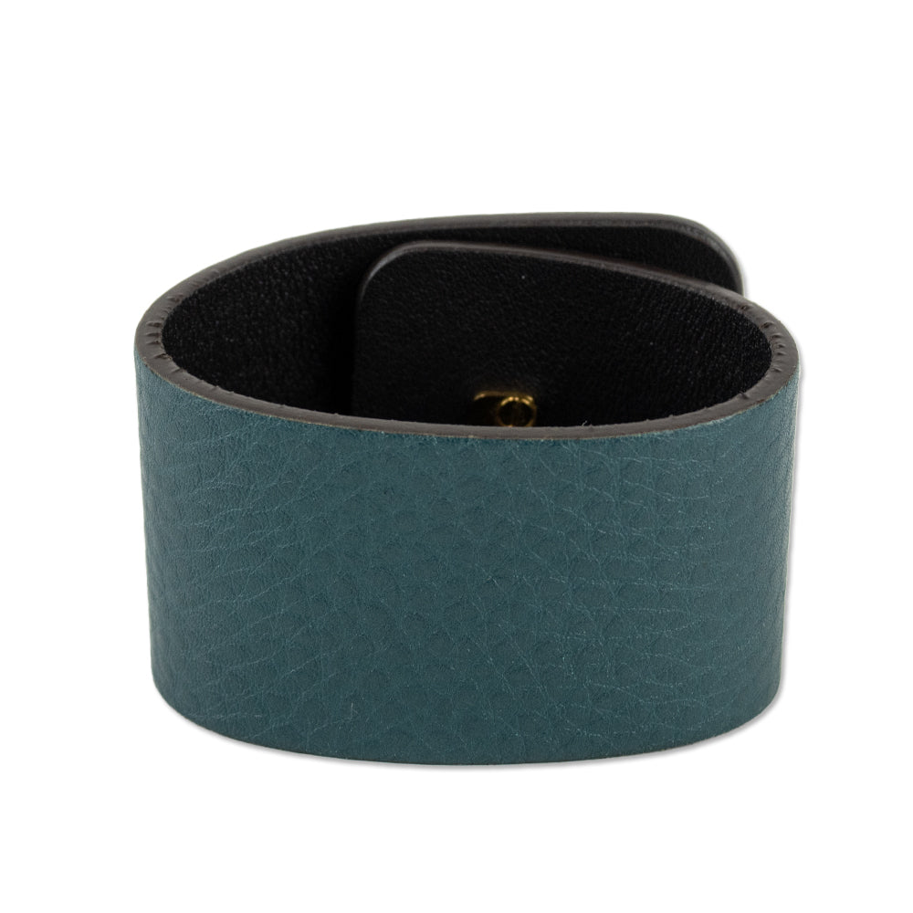 Gucci Gold Tone Turnkey GG Teal Embossed Leather Bracelet