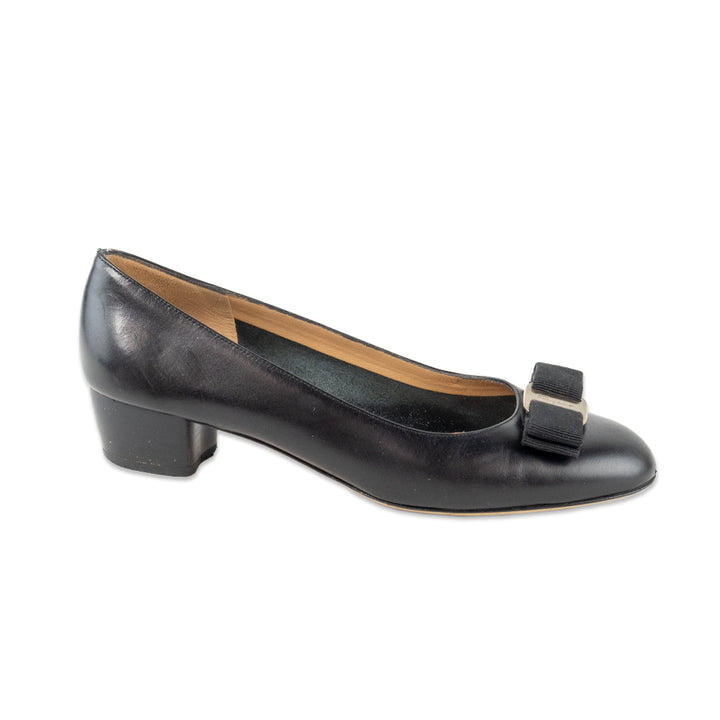 Salvatore Ferragamo Black Leather Round Toe Loafers with Bow