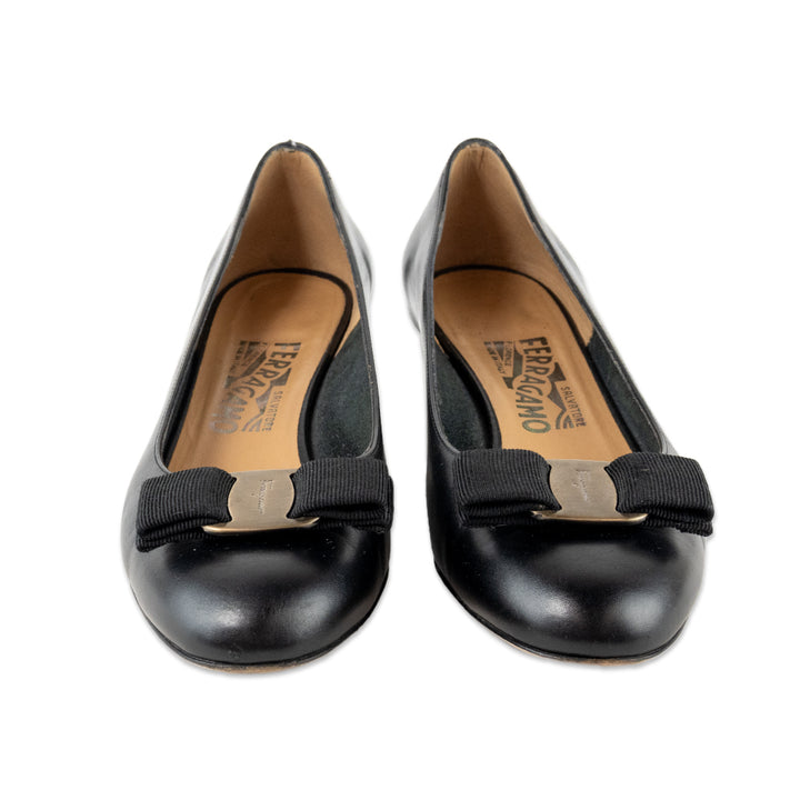 Salvatore Ferragamo Black Leather Round Toe Loafers with Bow