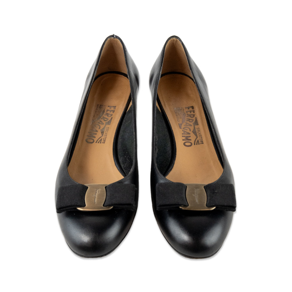 Salvatore Ferragamo Black Leather Round Toe Loafers with Bow