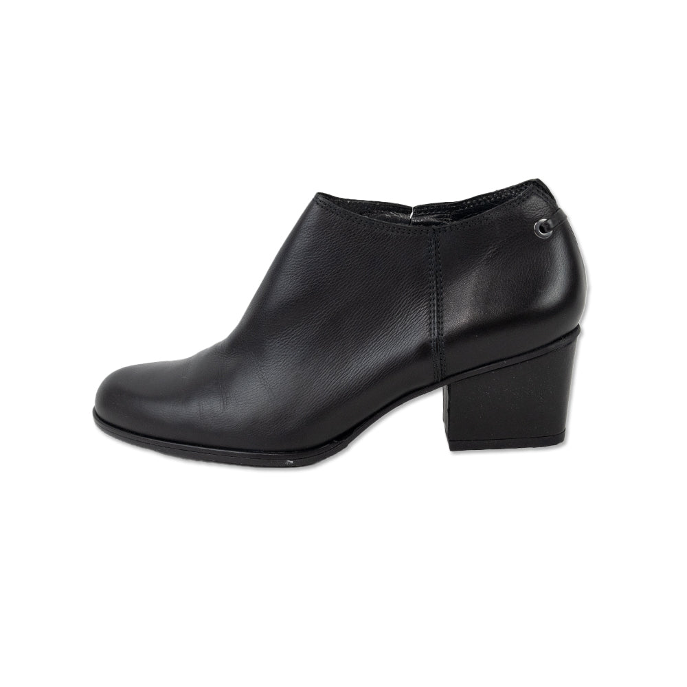 Stuart Weitzman Black Leather Heeled Ankle Booties