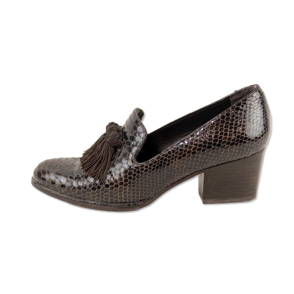 Stuart Weitzman Brown Razmataz Embossed Snakeskin Heeled Tassel Loafer