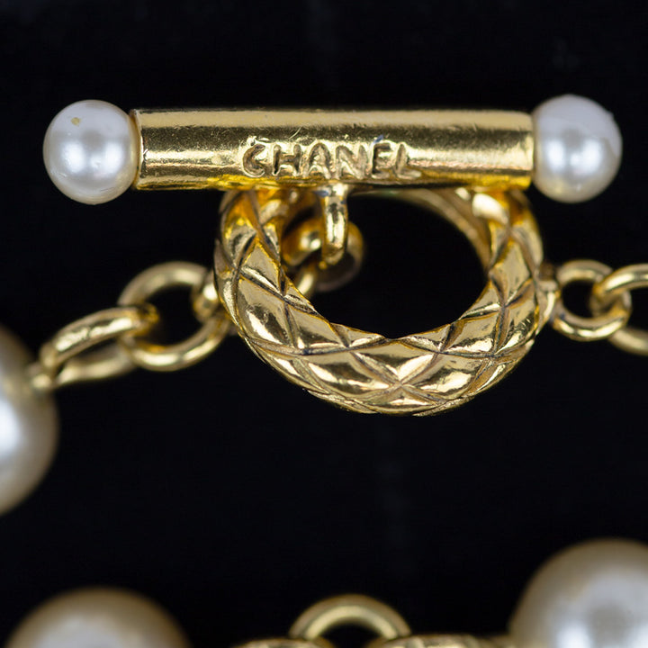 Chanel Vintage Gold 
Pearl Toggle Necklace