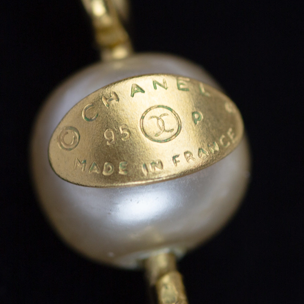 Chanel Vintage Gold 
Pearl Toggle Necklace