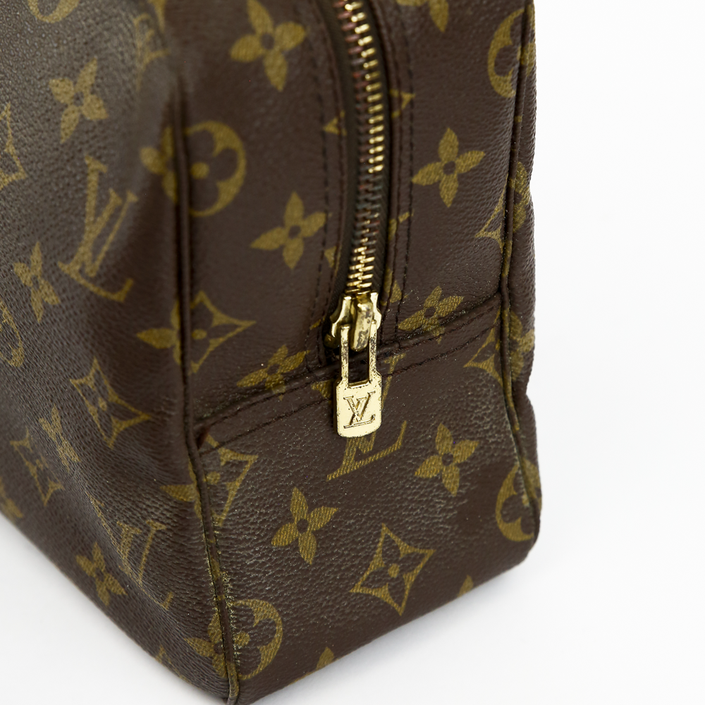 zip view of Louis Vuitton Monogram Canvas Vintage Trousse Toilette 28