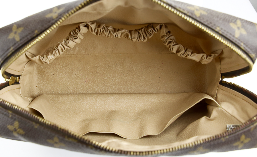 interior view of Louis Vuitton Monogram Canvas Vintage Trousse Toilette 28