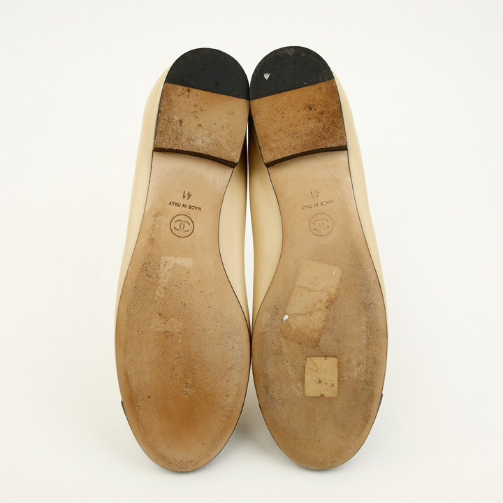 Chanel Beige 
Black Leather Vintage Ballet Flats