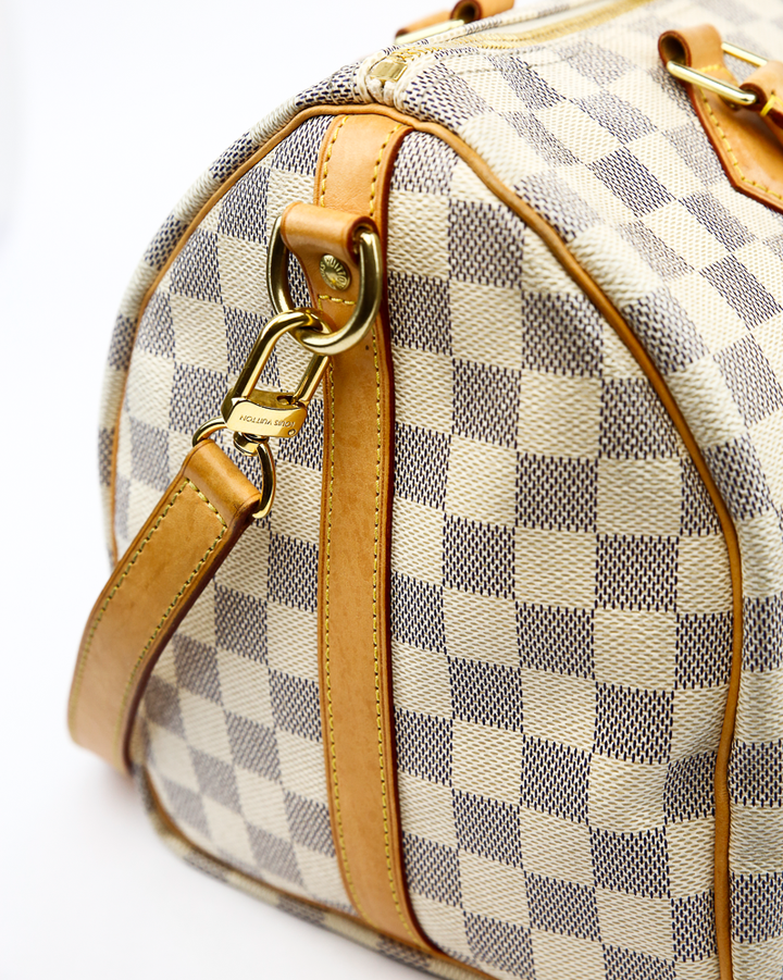 side view of Louis Vuitton Damier Azur Speedy Bandouliere 30