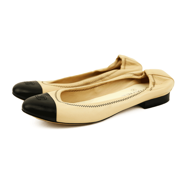 Chanel Beige 
Black Leather Vintage Ballet Flats