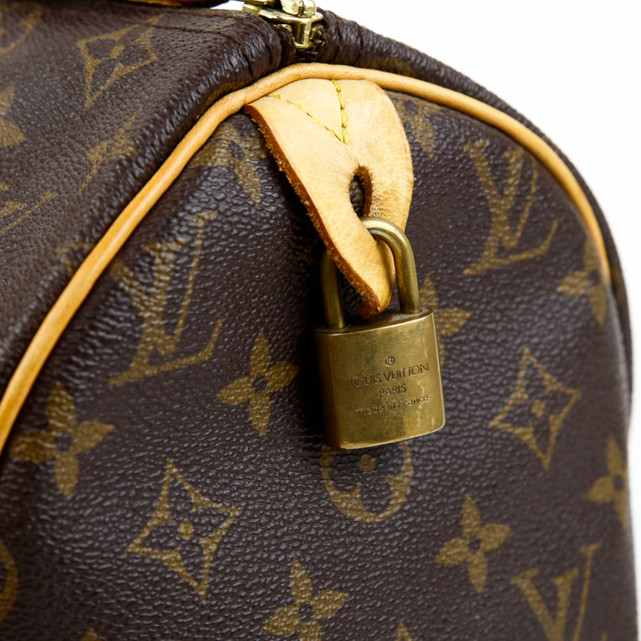 lock  view of Louis Vuitton Monogram Speedy 30