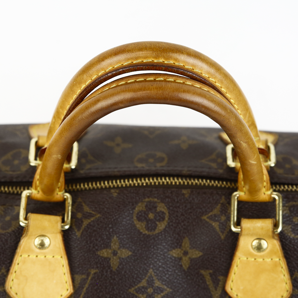 handle  view of Louis Vuitton Monogram Speedy 30