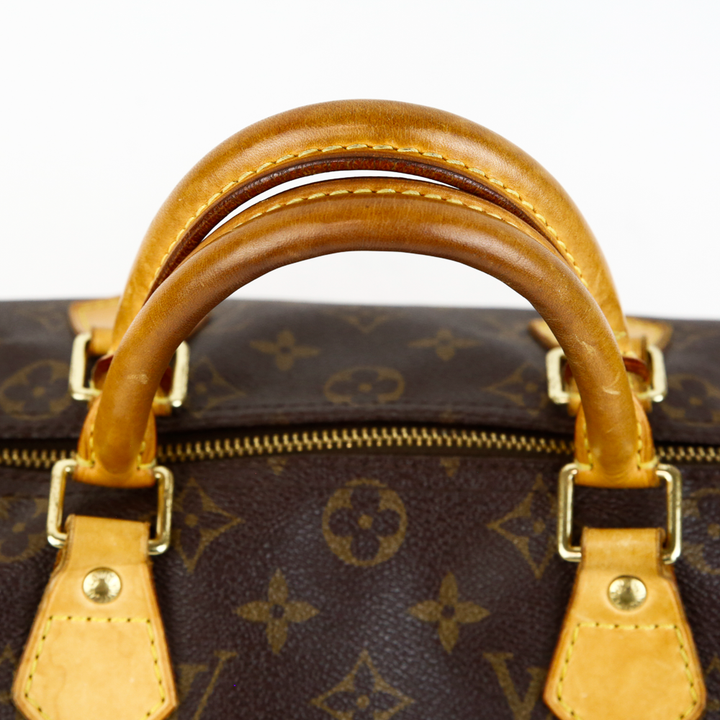 handle  view of Louis Vuitton Monogram Speedy 30